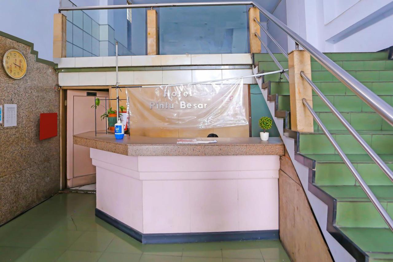 Collection O 92739 Hotel Pintu Besar Jakarta Exterior photo
