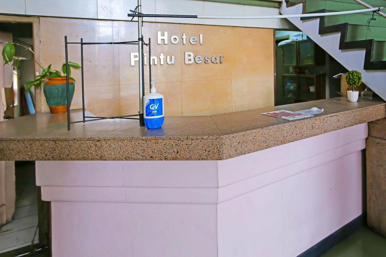 Collection O 92739 Hotel Pintu Besar Jakarta Exterior photo