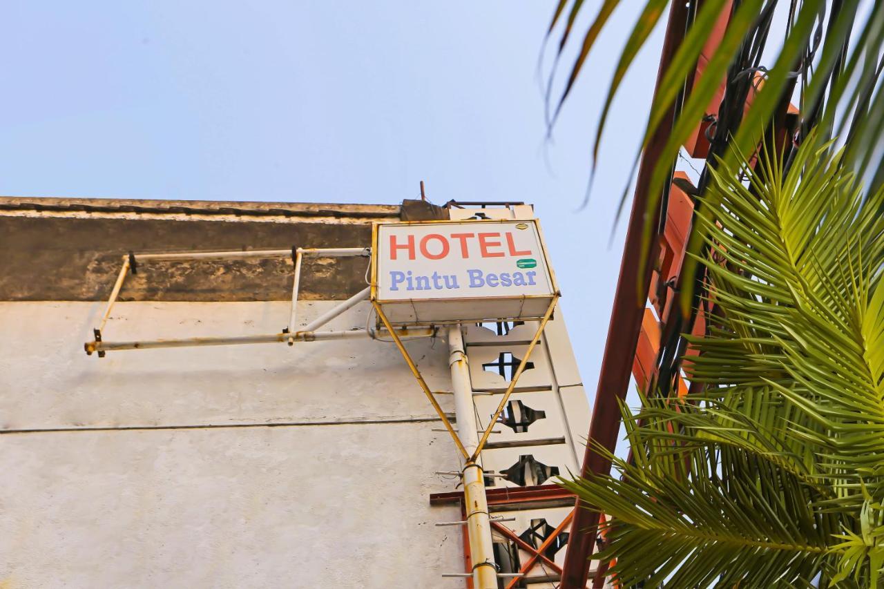 Collection O 92739 Hotel Pintu Besar Jakarta Exterior photo
